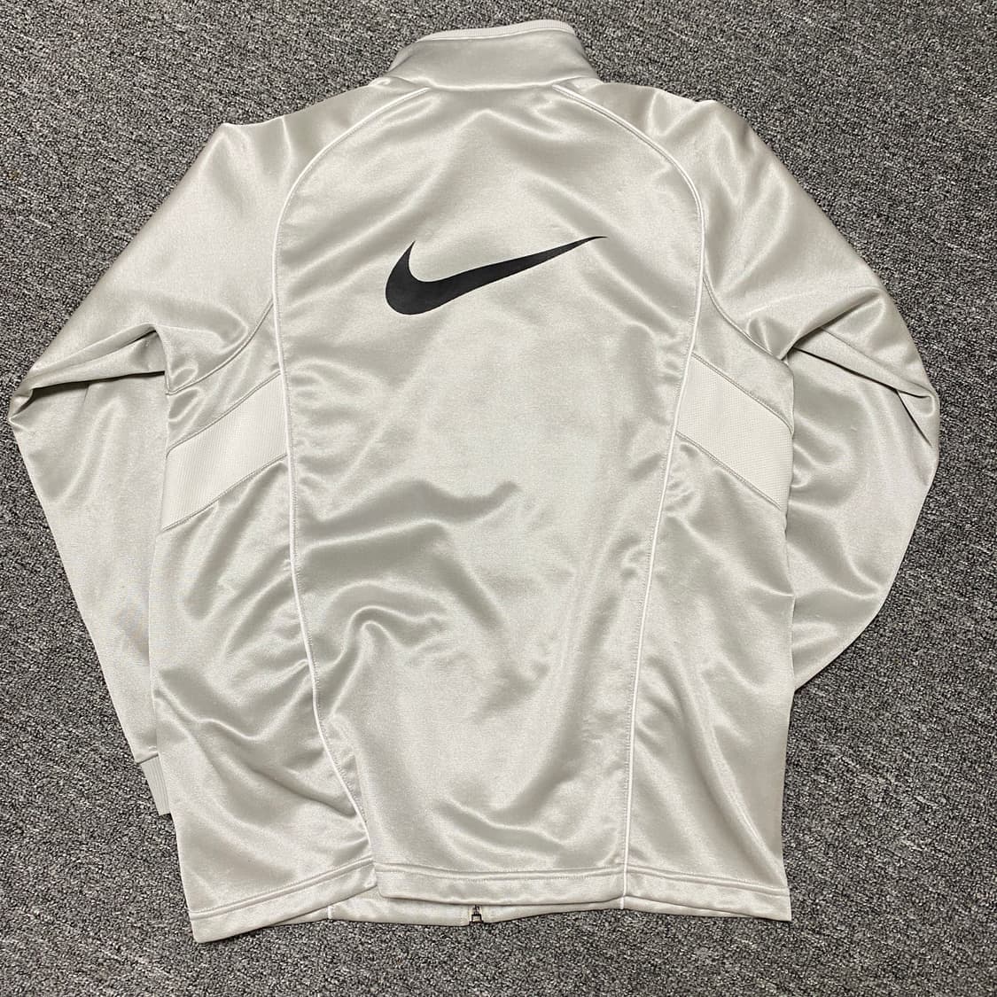 나이키 00s 실버 트랙탑 상품이미지2