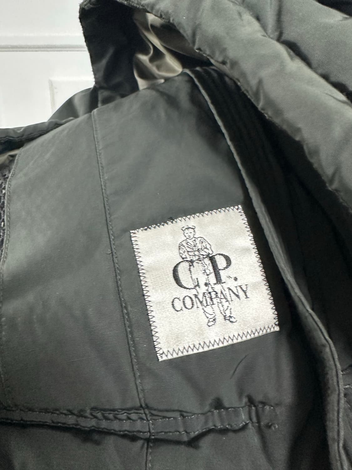 CP컴퍼니 고글 패딩 상품이미지6