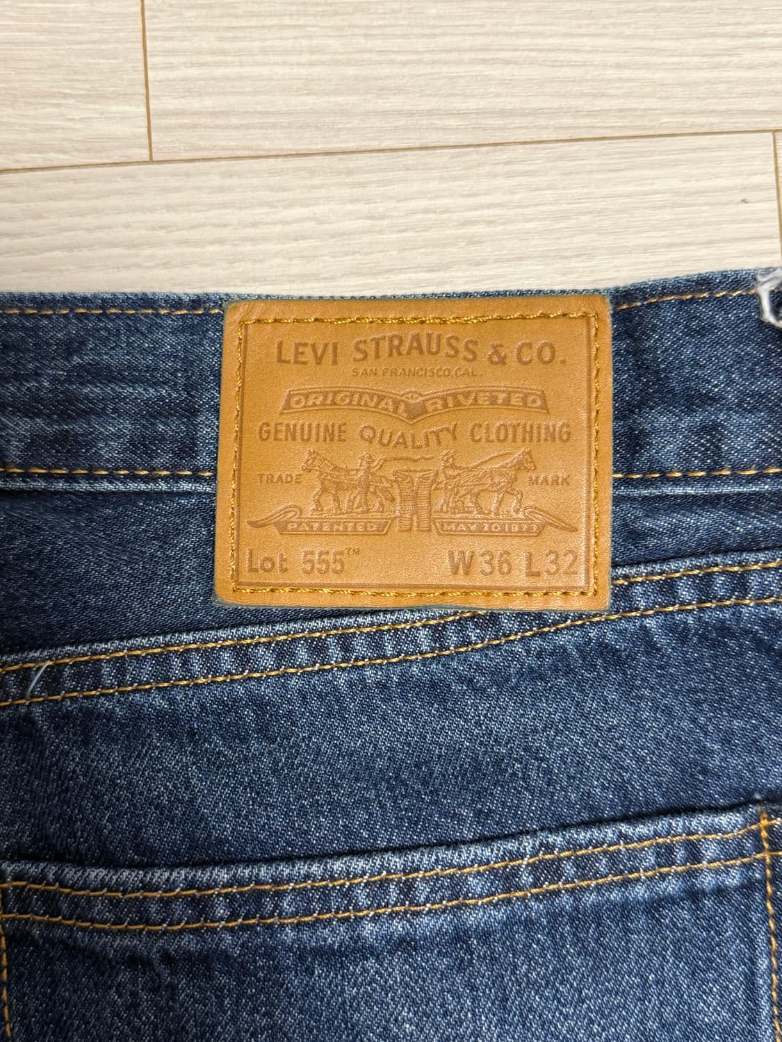 [36] 리바이스 555 릴렉스 스트레이트 다크블루 데님 청바지 상품이미지4