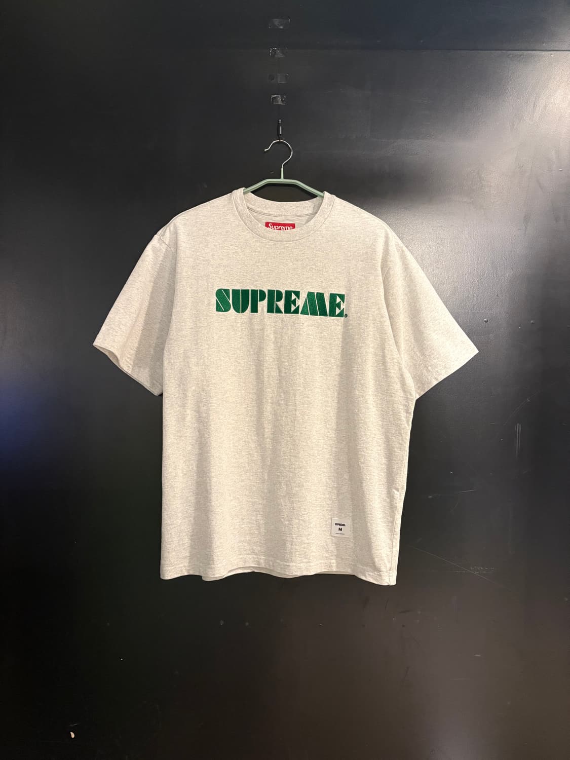 슈프림 스텐실 자수 반팔티 상품이미지1