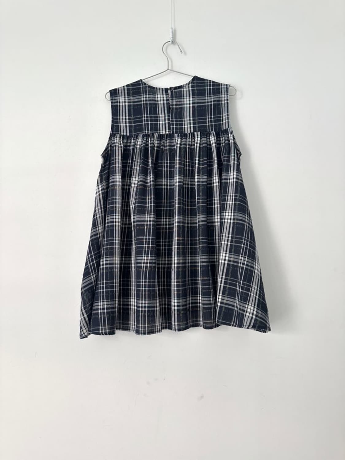 Check pintuck sleeveless blouse 상품이미지7