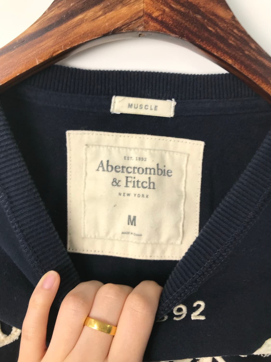 아베크롬비 y2k 와투케 네이비 롱 슬리브 긴팔티 상품이미지5