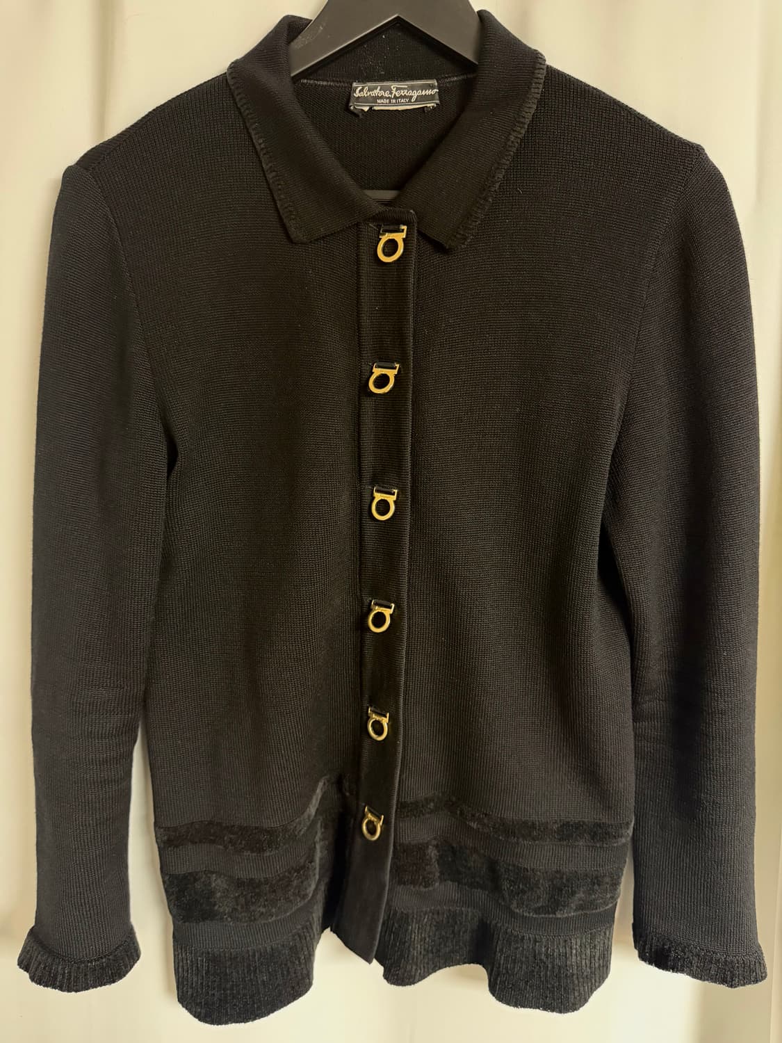 페라가모 금장 니트 가디건 상품이미지1
