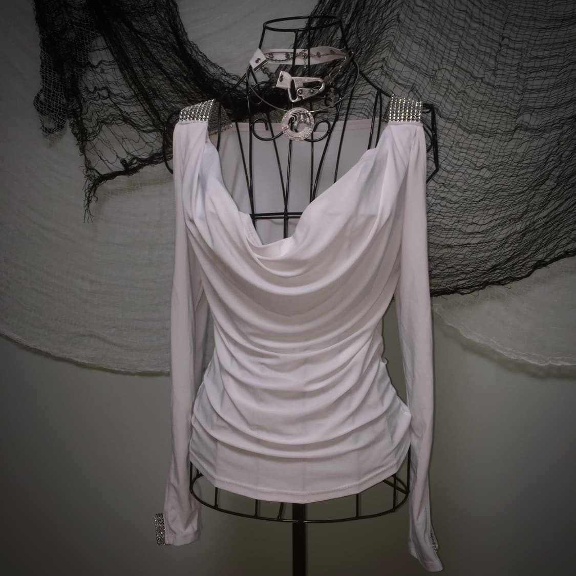 white cubic drape layered Top 상품이미지8