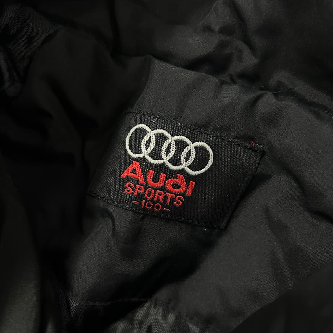 아우디 검빨 누빔 바람막이(100) 상품이미지2