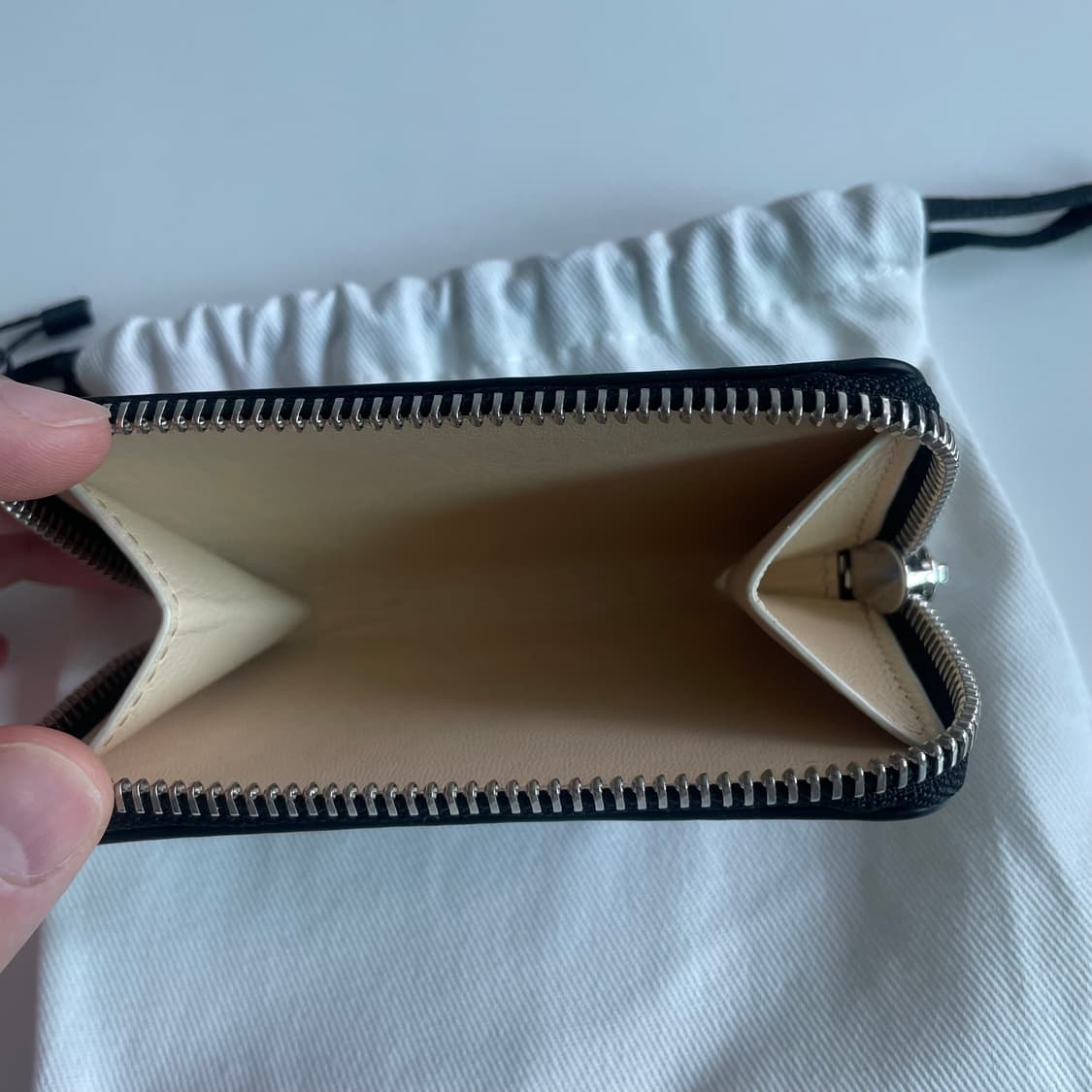 르메르 글로시 레더 카드케이스 블랙 새상품 상품이미지3