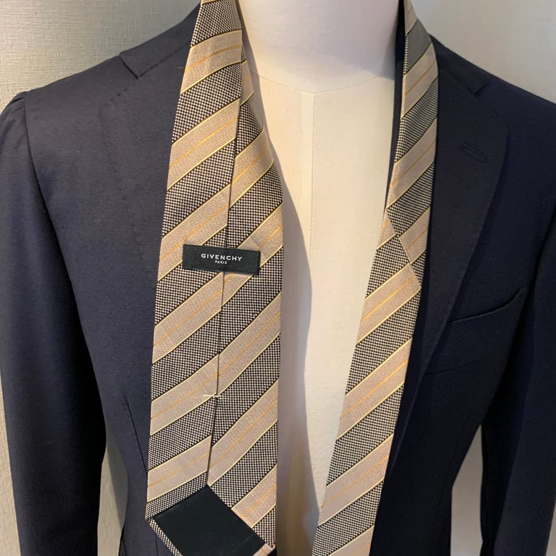 지방시(GIVENCHY) 명품 레지멘탈 클래식넥타이 신형라벨 A등급 상품이미지2