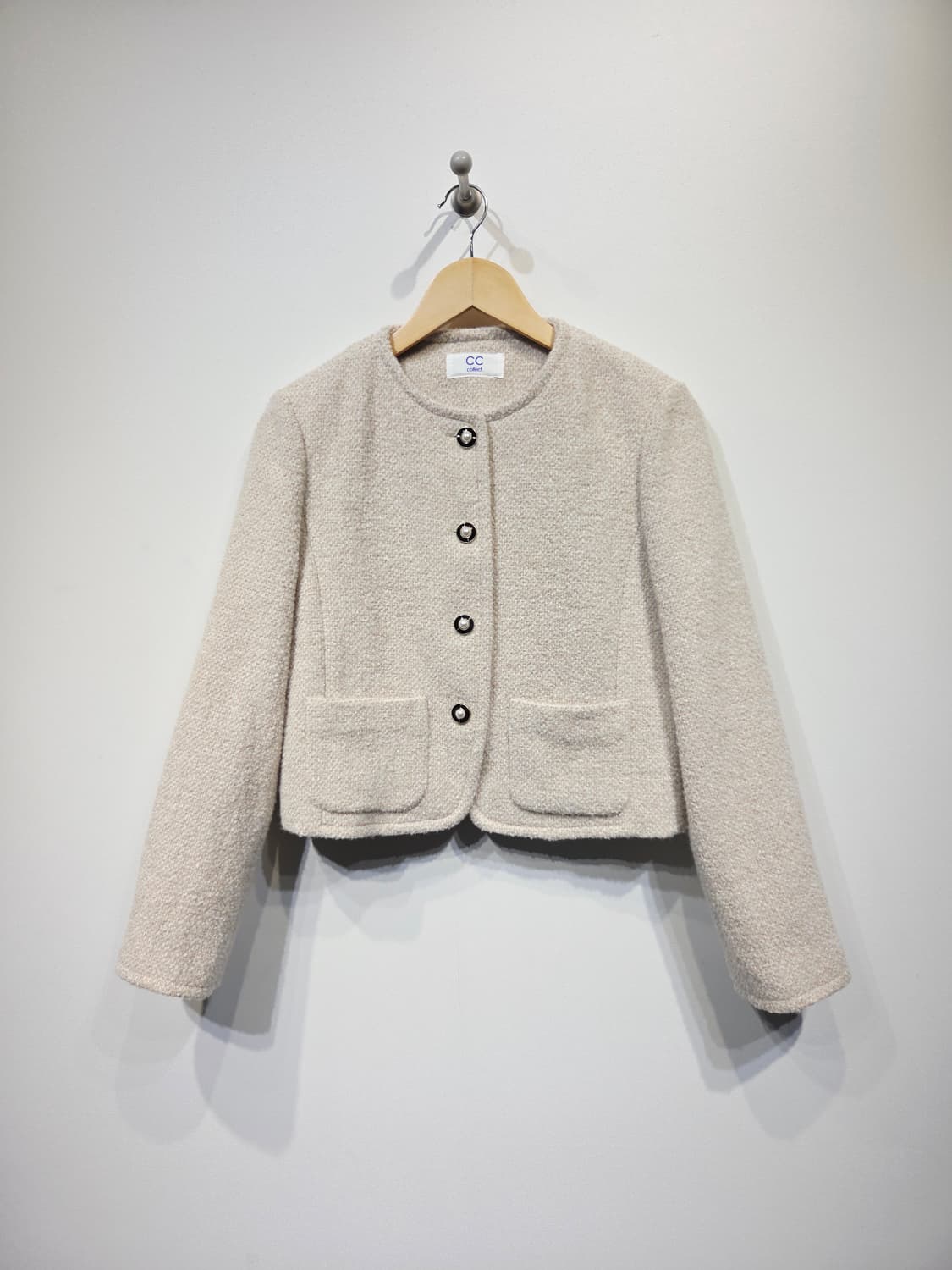 씨씨콜렉트(CC collect) 부클 라운드넥 크롭 자켓 상품이미지2