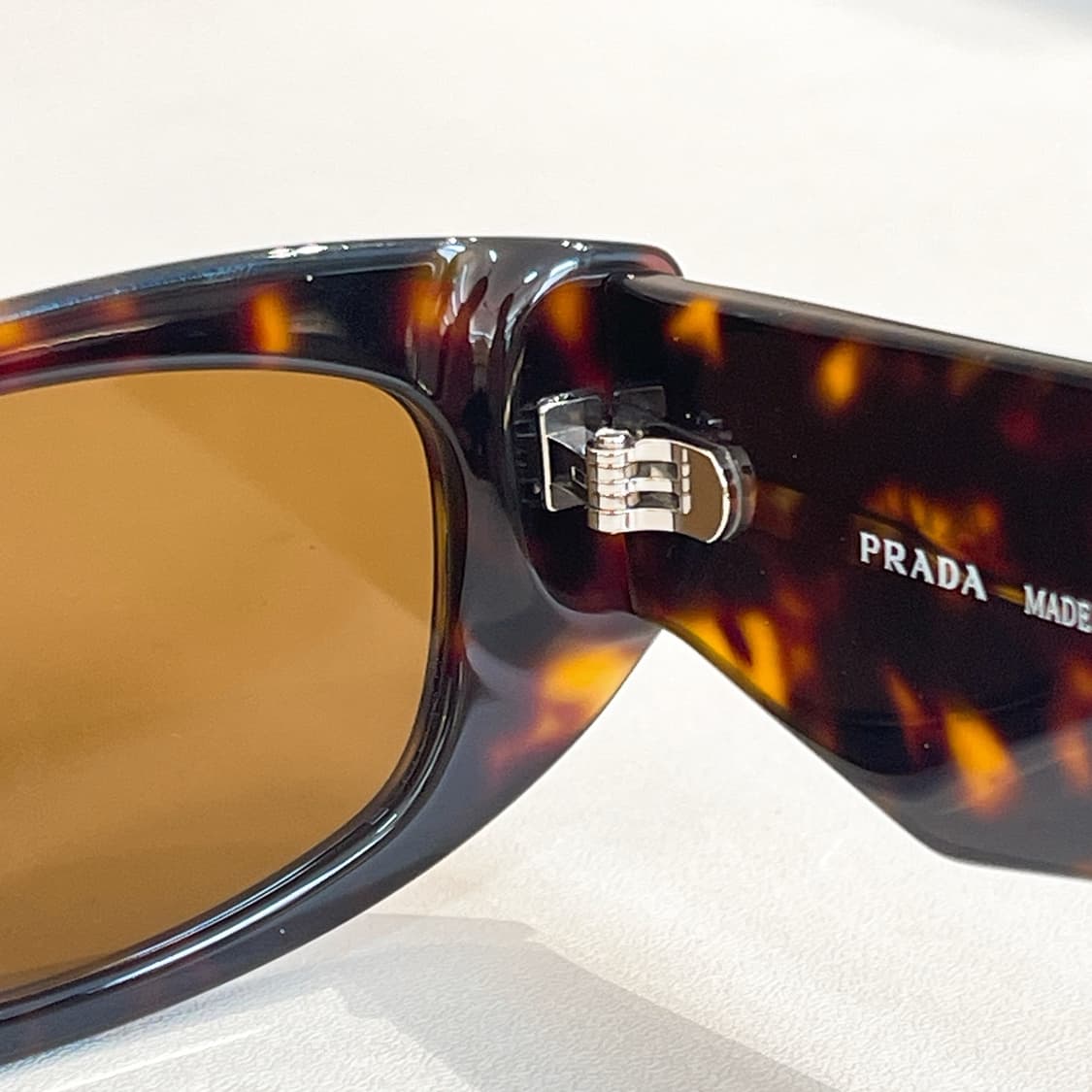 프라다 심볼 선글라스 슬레이트 4가지 배색 상품이미지6