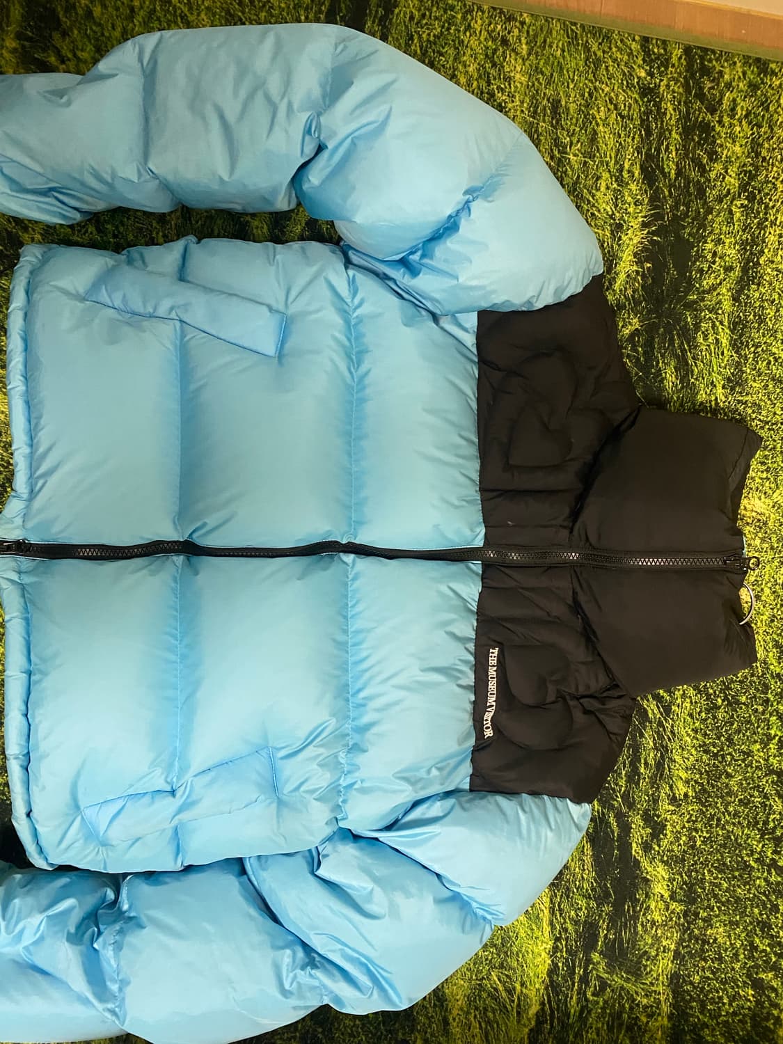 더뮤지엄비지터 패딩 상품이미지4