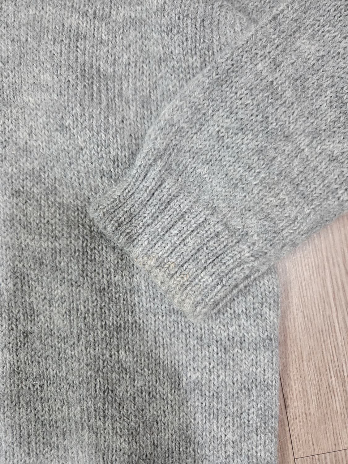 45RPM 라이트 그레이 하이넥 짜임 니트 상품이미지6