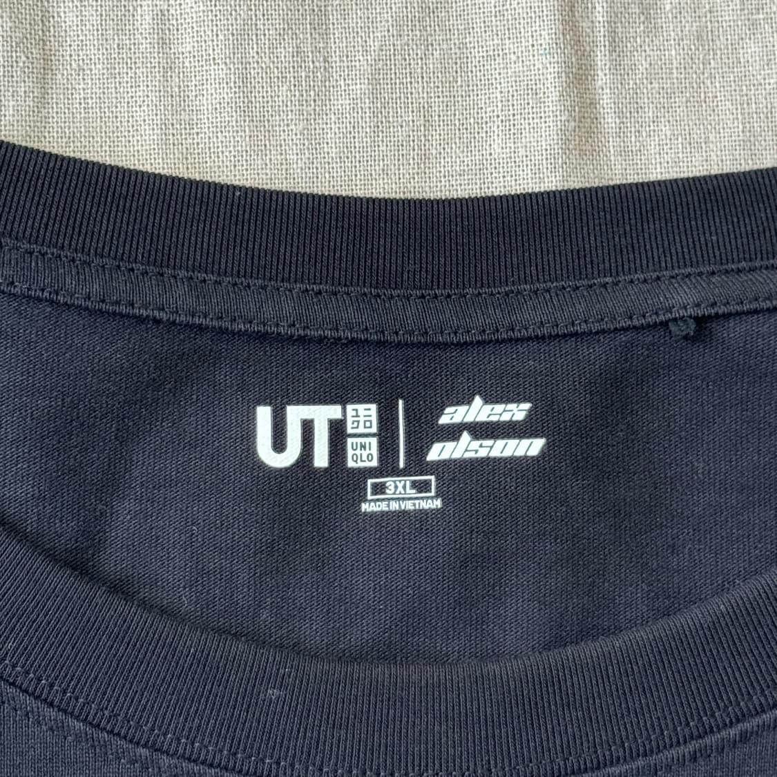 유니클로 x Alex Olson 스케이터 롱슬리브 3XL 상품이미지4