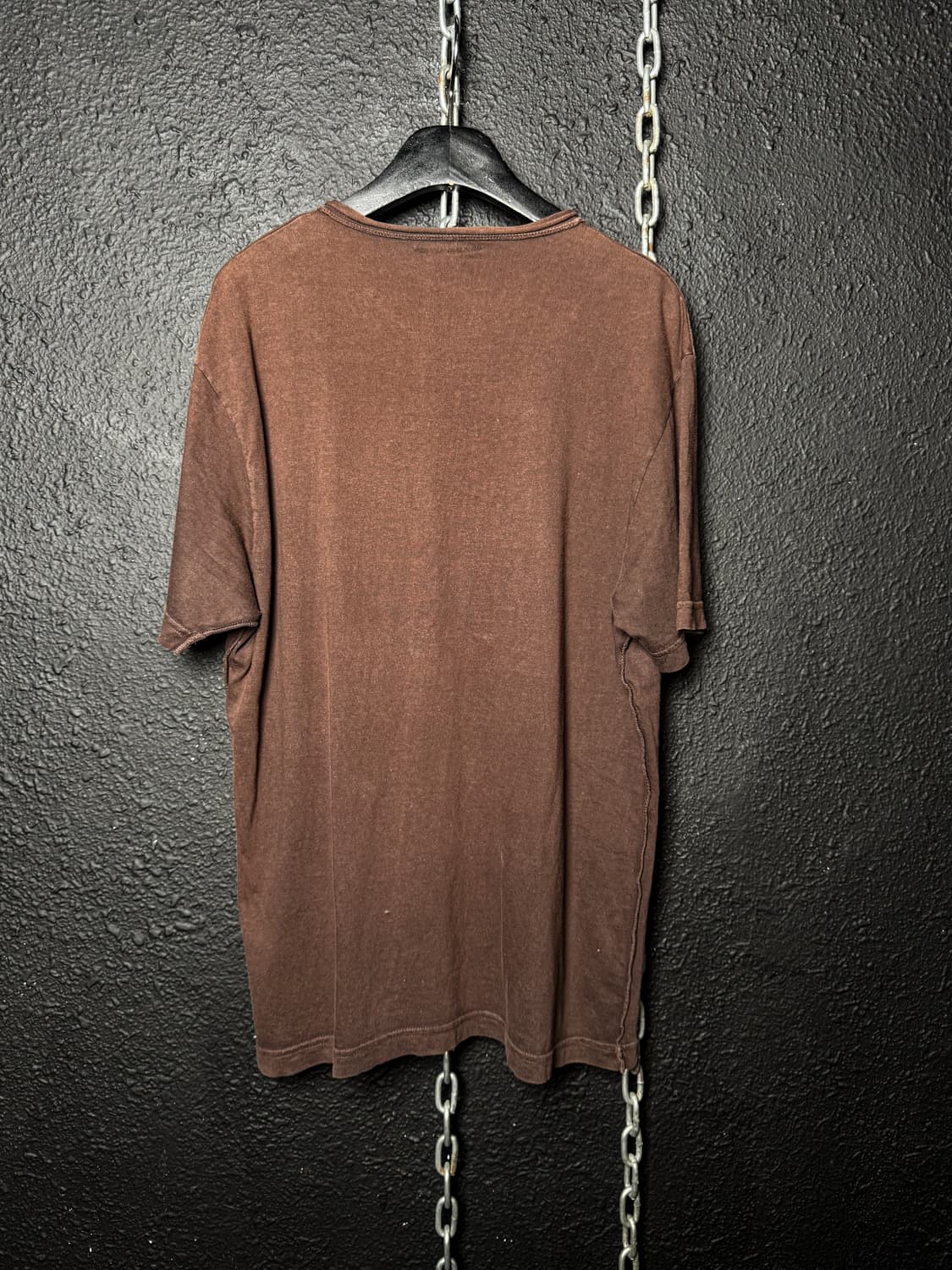 Vintage Studded Graphic V-Neck T-Shirt   상품이미지8