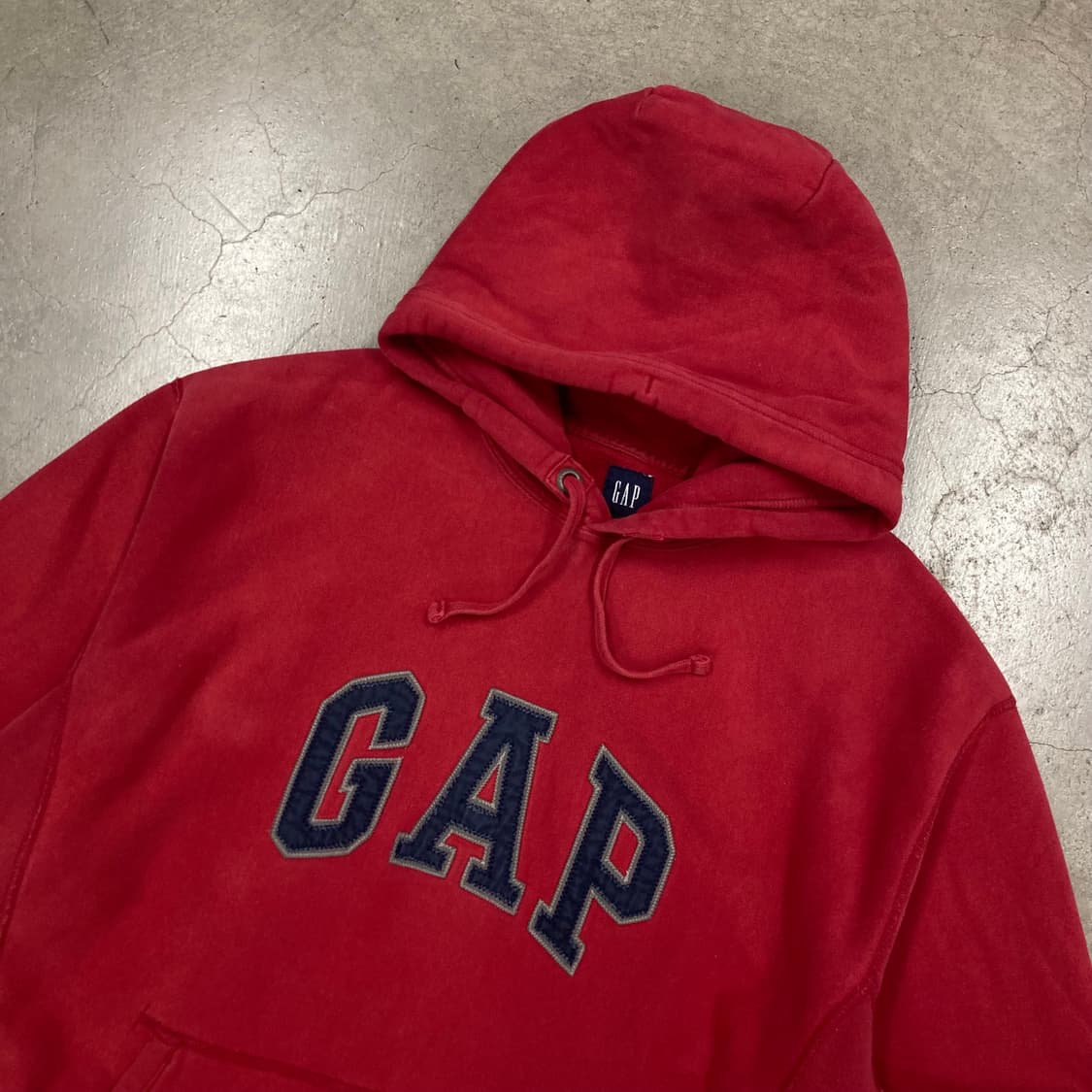 GAP 레드 컬러 스펠아웃 빅로고 후드티 상품이미지2