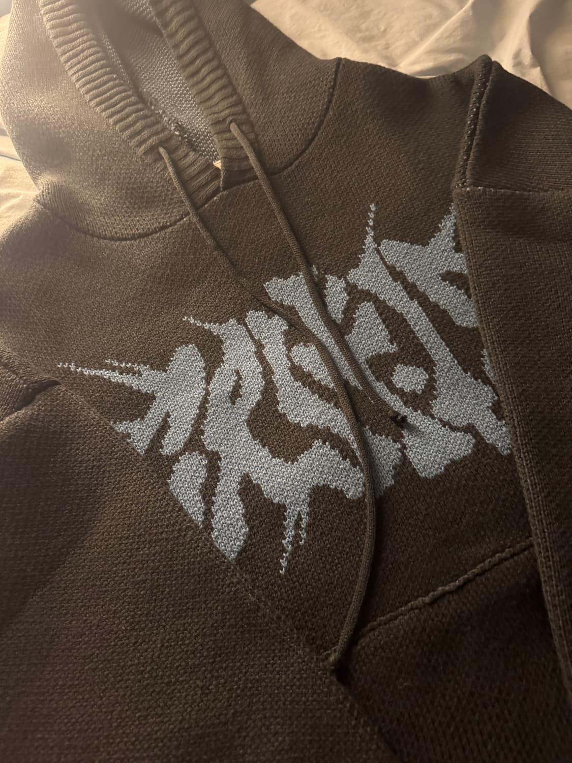 크리틱 GOTH LOGO HOOD KNIT CHARCOAL 상품이미지4