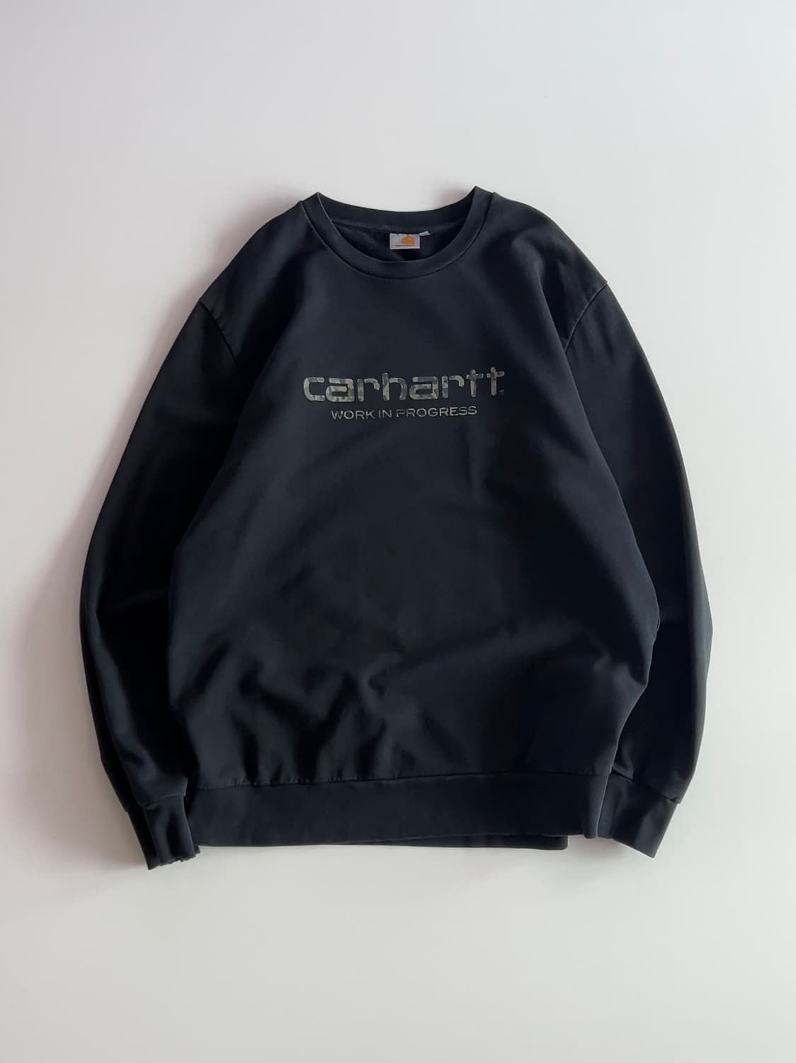 칼하트 블랙 카모 로고 맨투맨 XL 상품이미지1