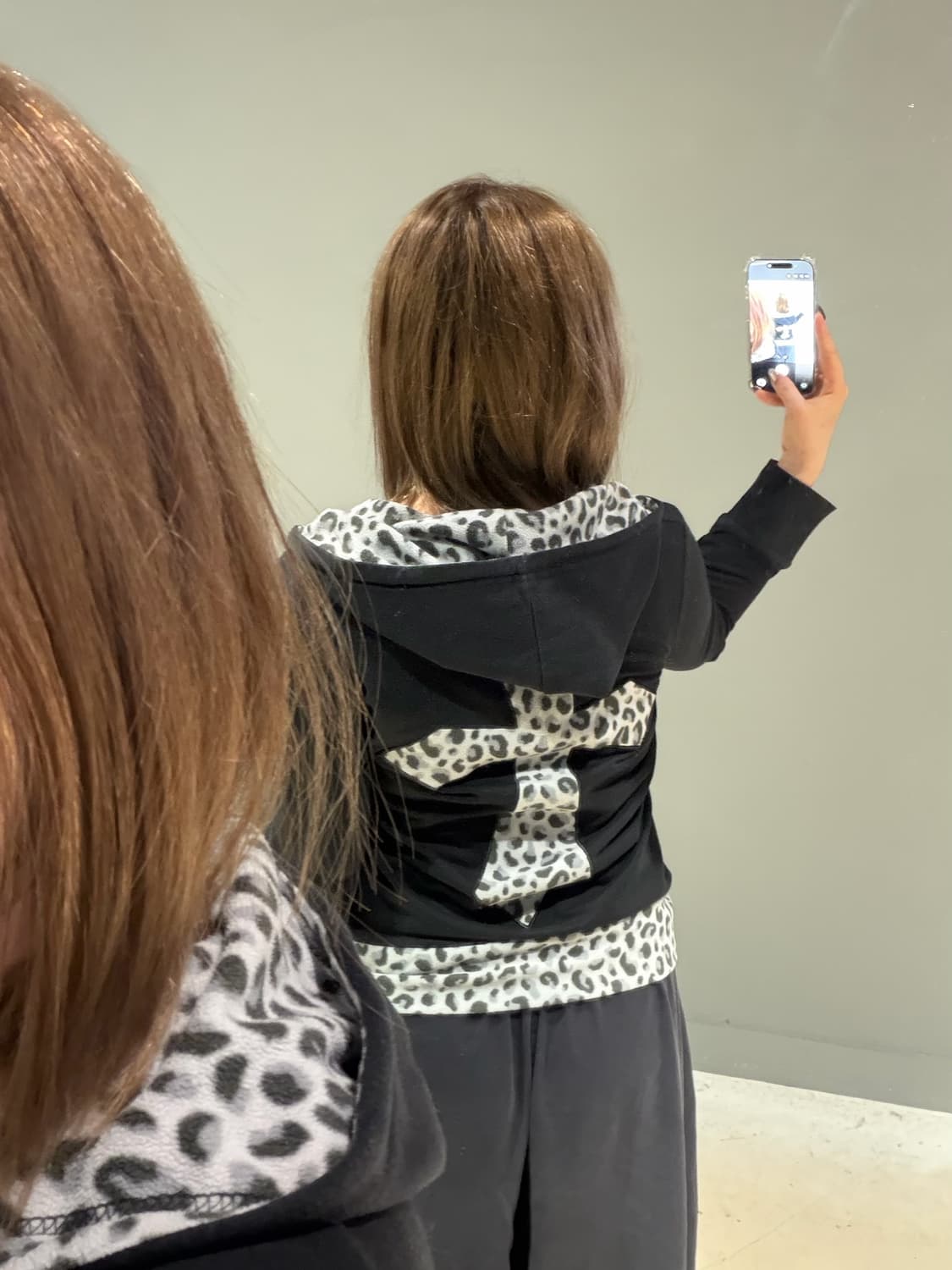 back cross detail leopard hood zip-up 상품이미지4