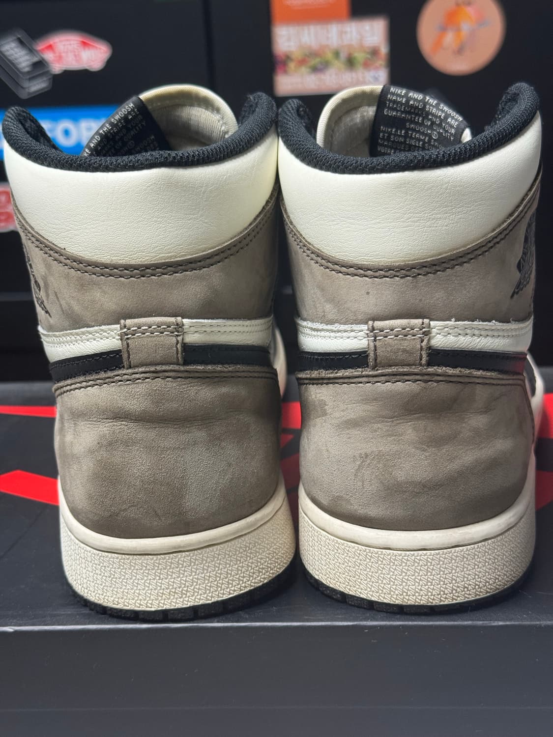 [265] 조던 1 레트로 하이 OG 다크 모카 상품이미지3