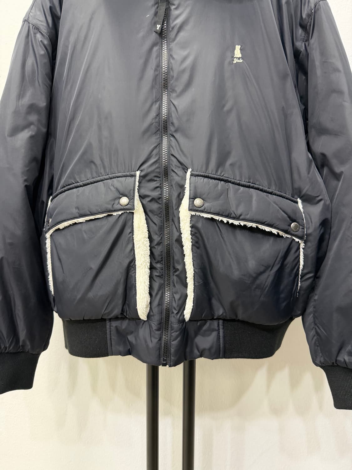 정품) Yale 예일 검정색 털 안감 패딩 자켓 L 상품이미지4