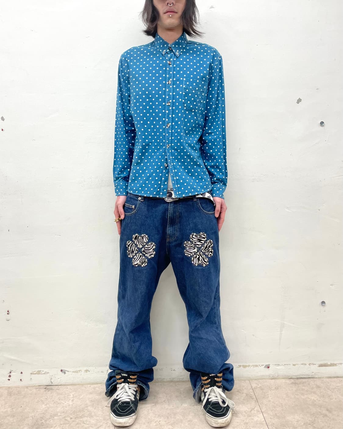 white dotted blue shirt  상품이미지3