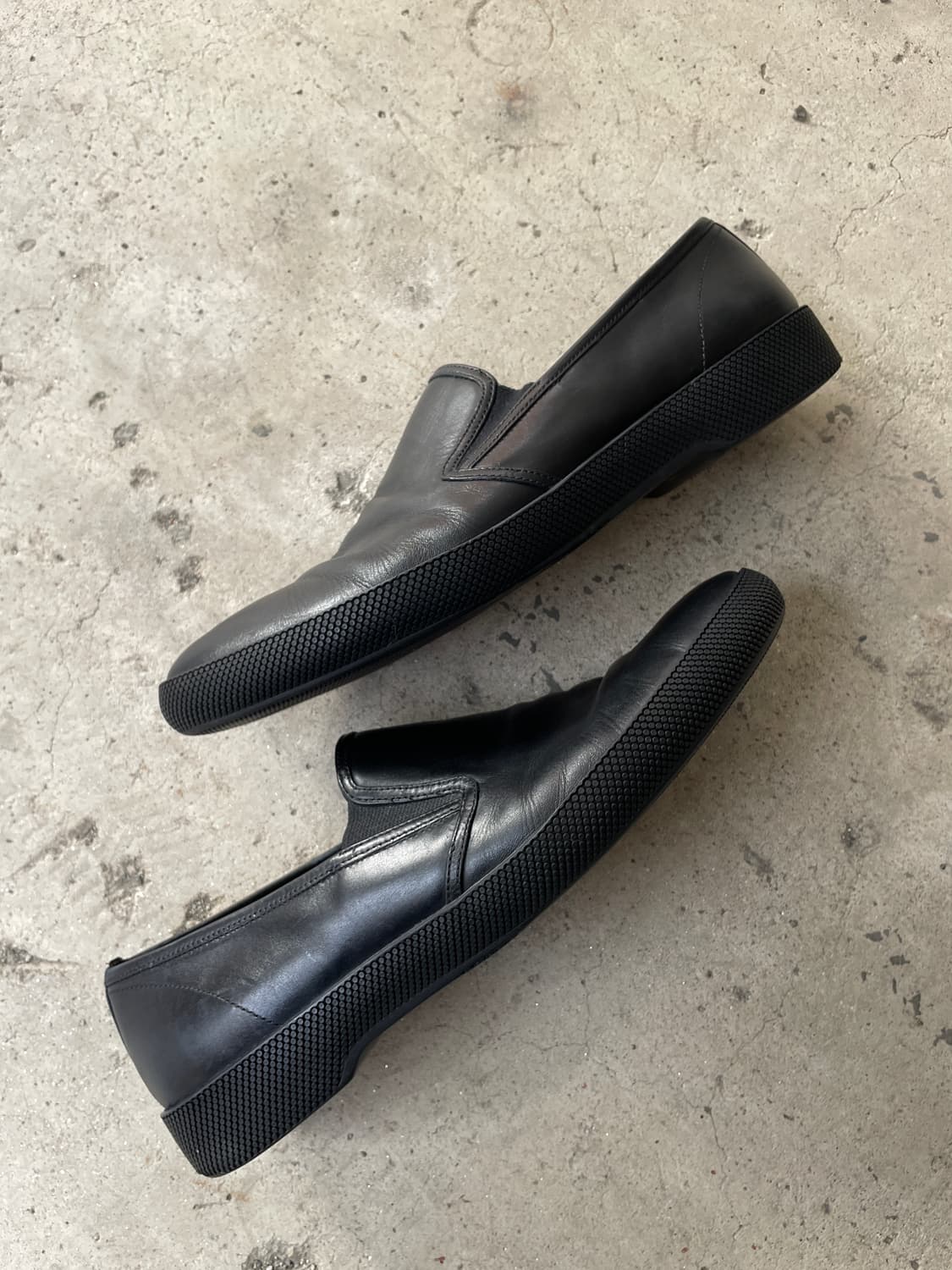 00s Prada All Black Laether Slip-on 상품이미지5