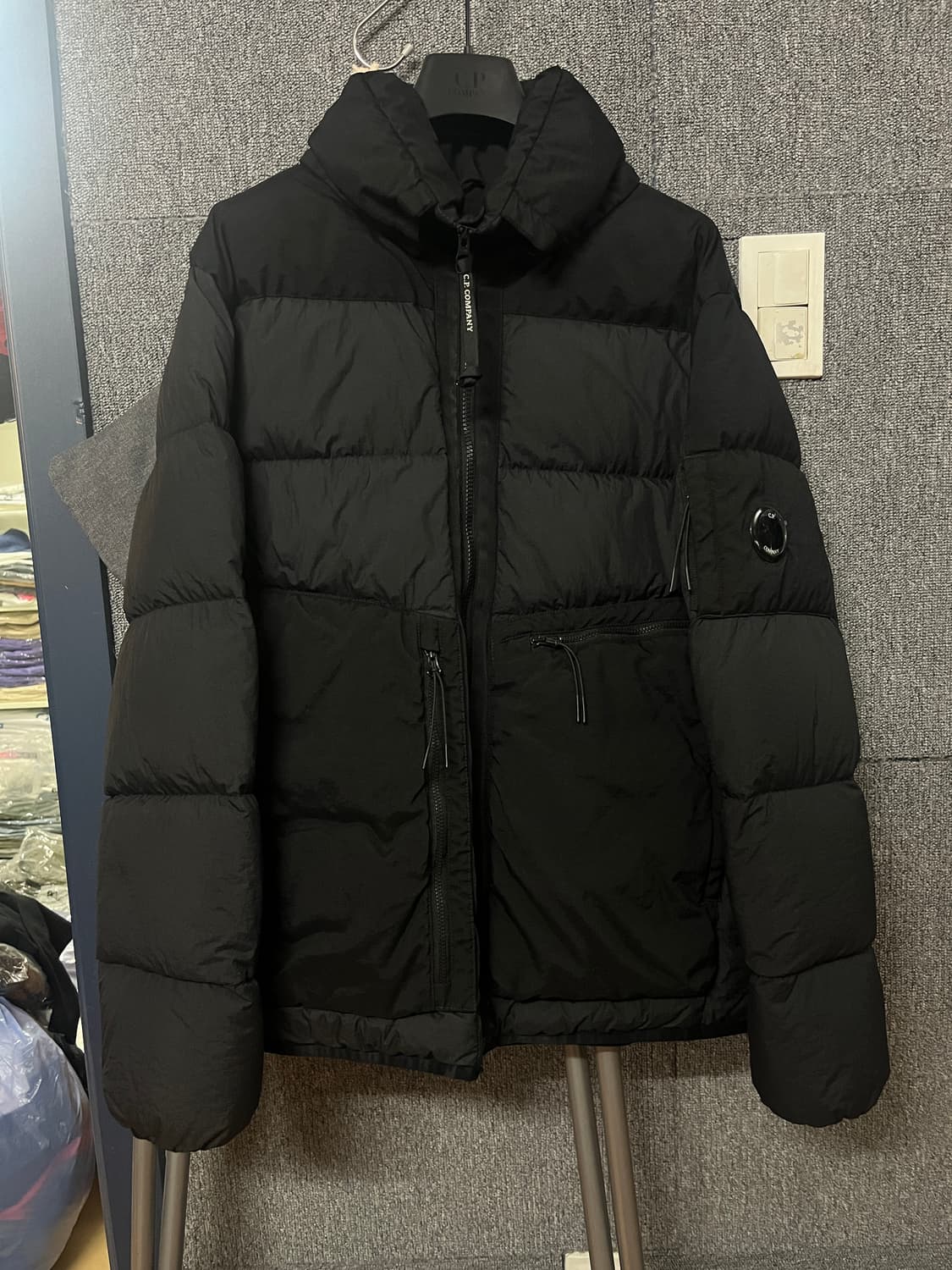 Cp컴퍼니 투웨이 다운 패딩 95~100 블랙 46사이즈 상품이미지1