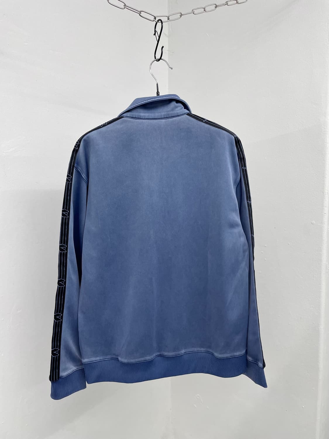 디아도라 사이드 로고 트랙집업 상품이미지7