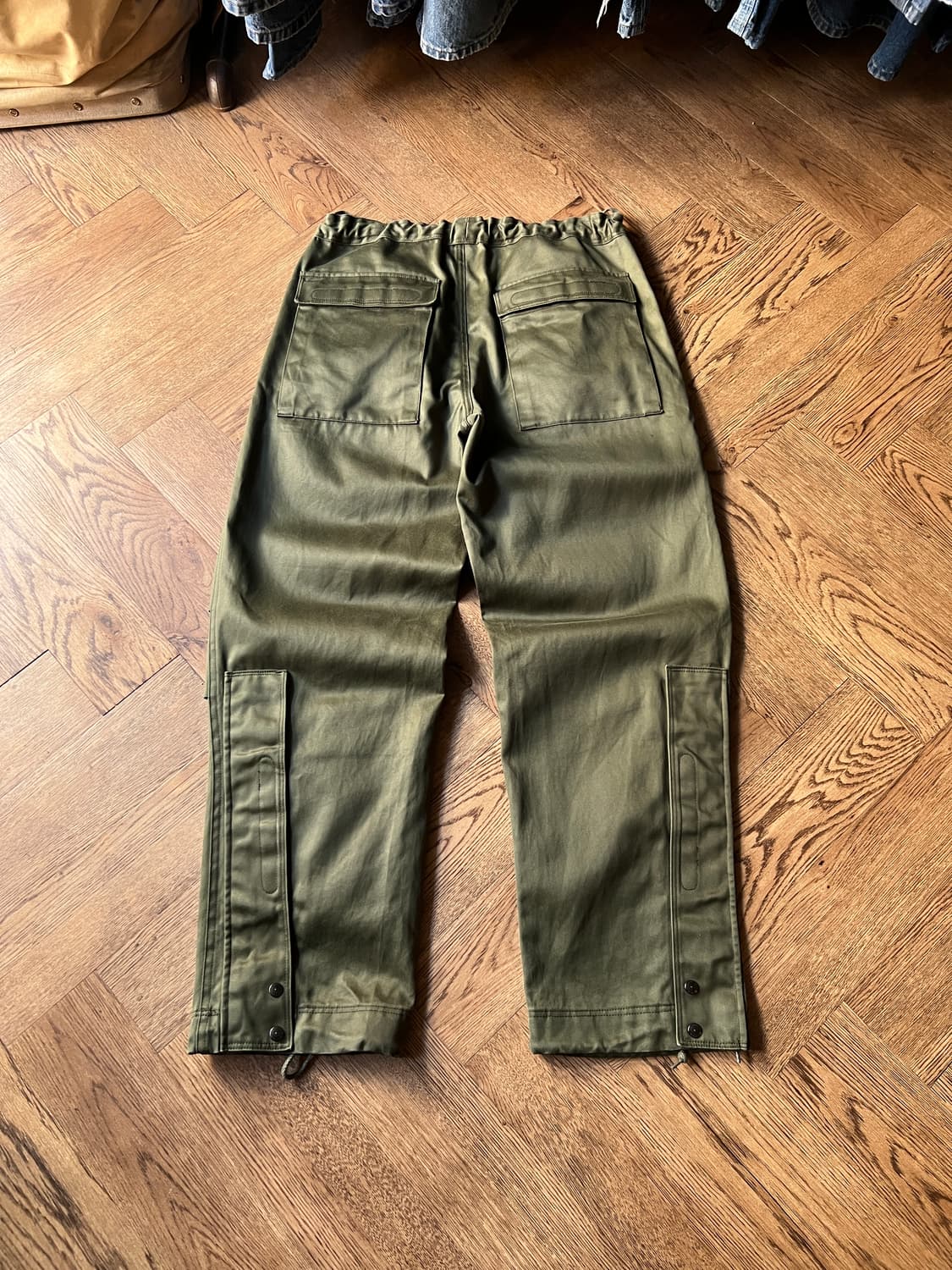 [S]EASTLOGUE 이스트로그 새틴 부쉬 포켓 팬츠 상품이미지2