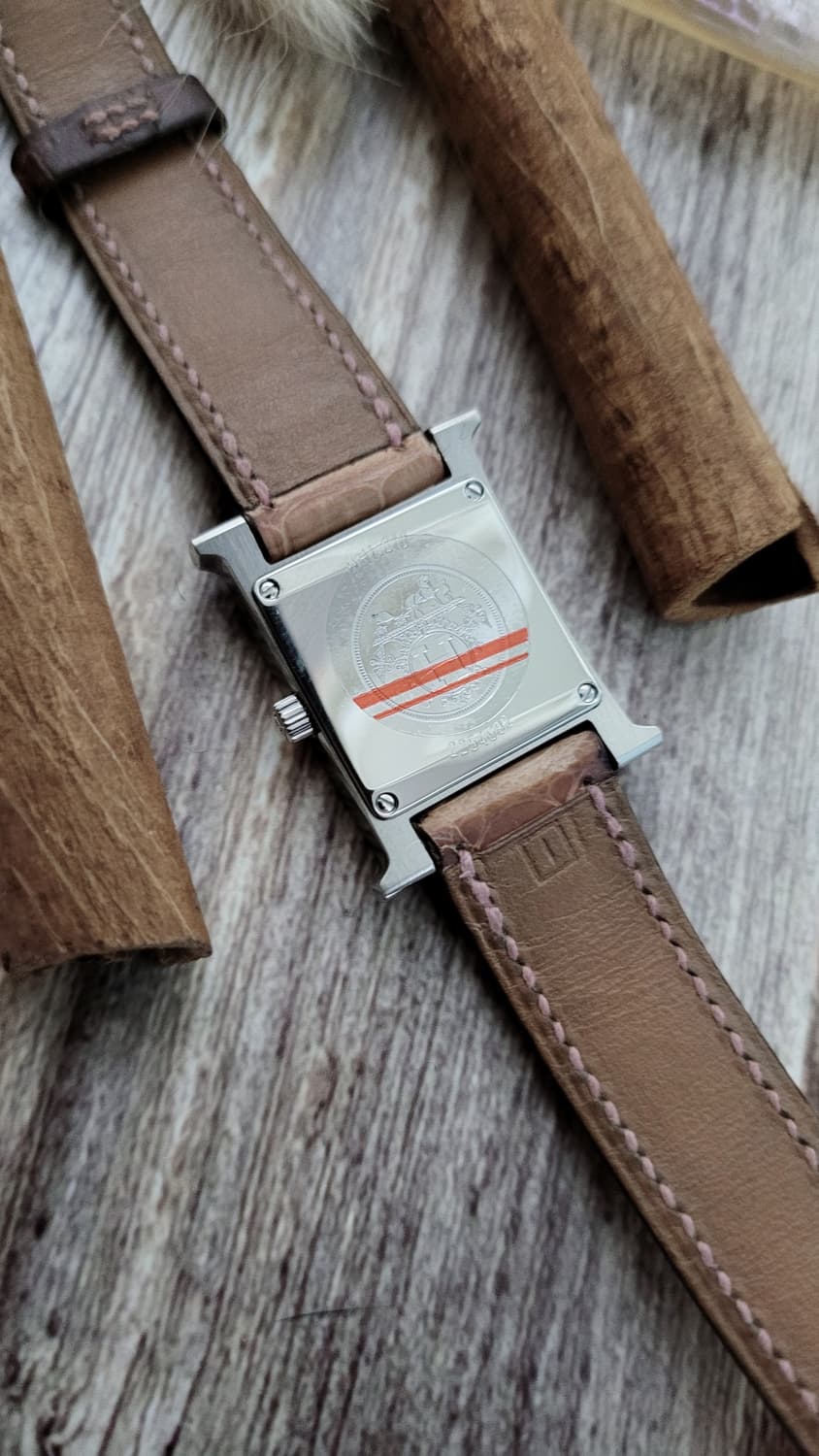 정품 에르메스 H아워 12P 펄 다이얼 다이아 악어스트랩 쿼츠시계 풀구성 상품이미지9