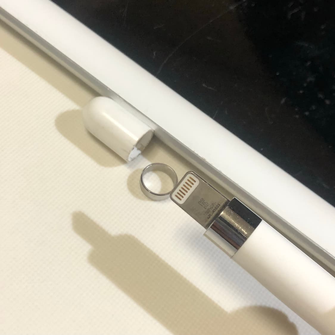 아이패드6세대 128 실버 + 펜슬 + 충전기 상품이미지5