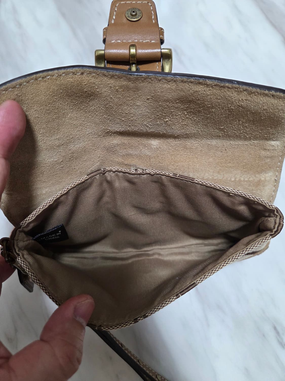 코치 소호 스웨이드 시그니쳐 미니백 상품이미지7