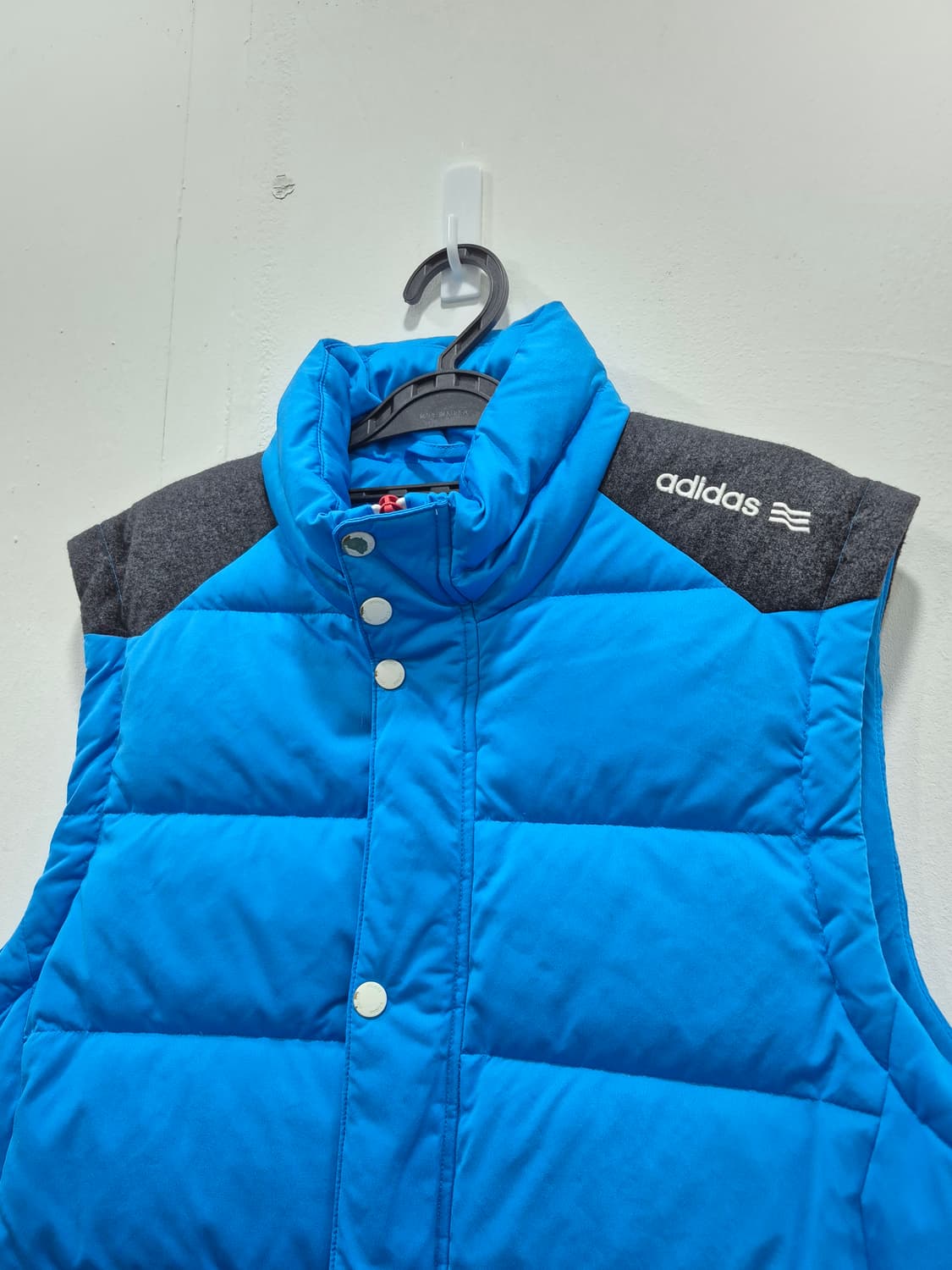 아디다스 오리털 조끼 패딩 남성 105사이즈 상품이미지2
