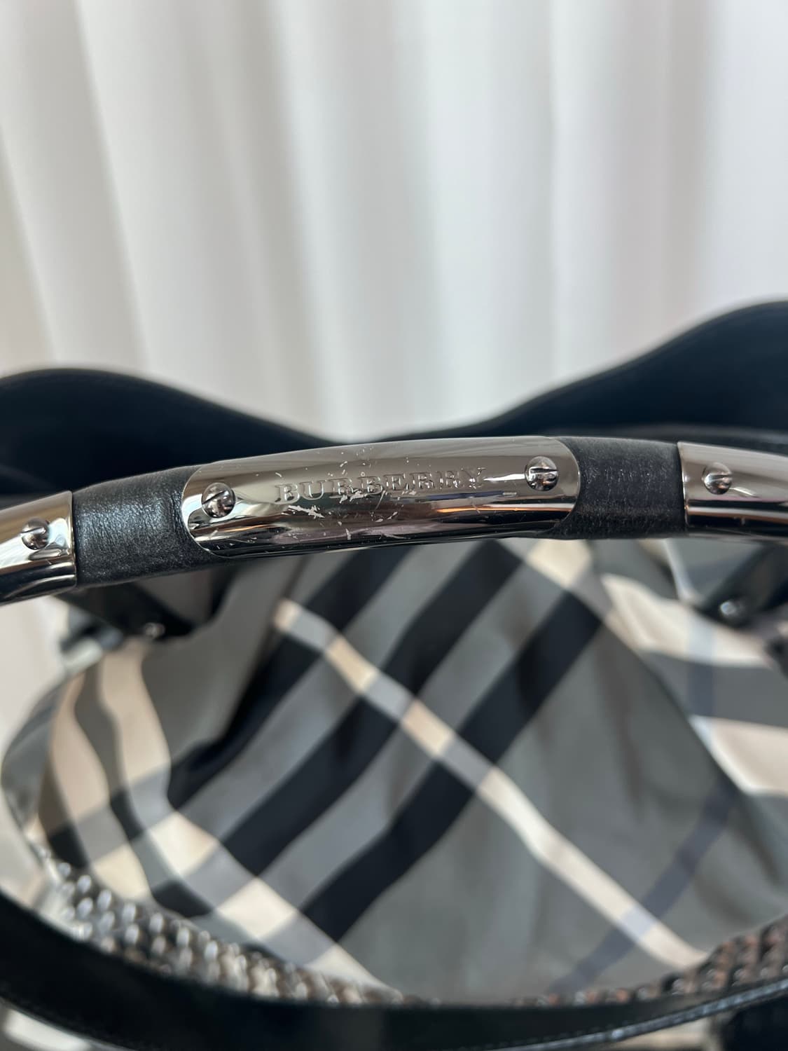 버버리 체크 스터드 호보백 상품이미지7