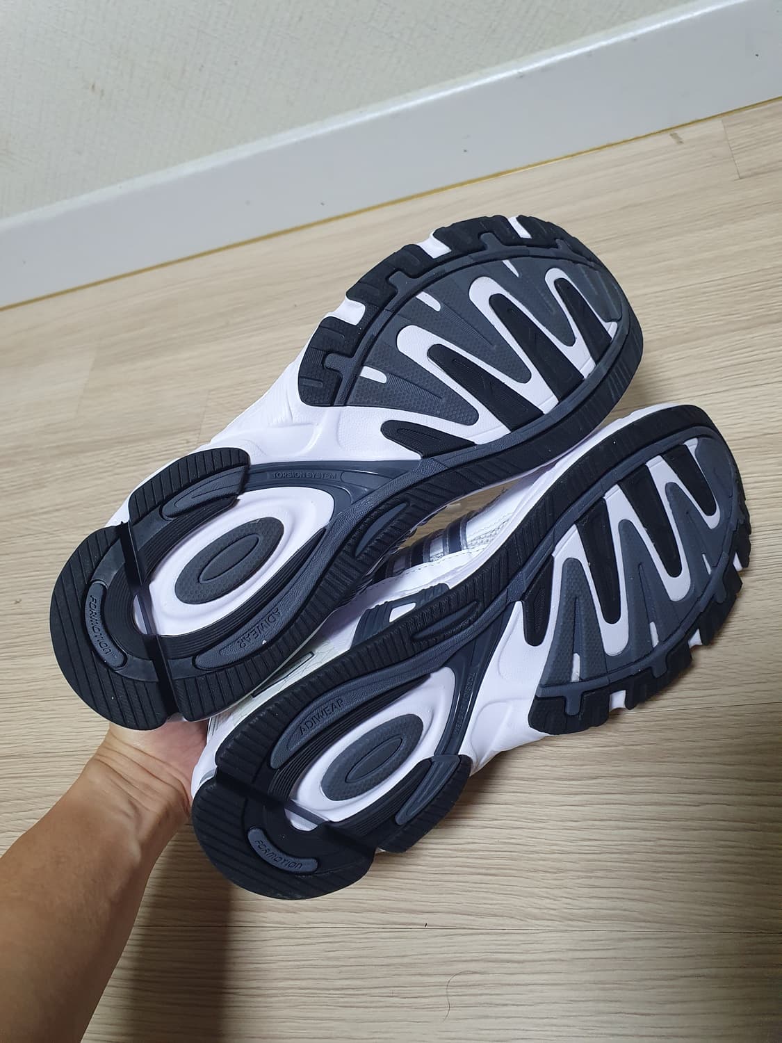 아디다스 리스폰스 CL 운동화 275 상품이미지7