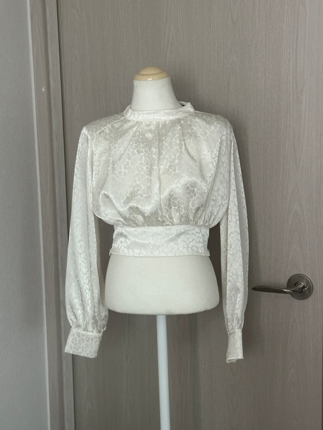 체리퀴리 레오파드 자가드 크롭 블라우스 1사이즈 상품이미지3