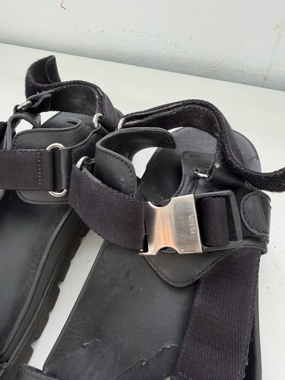 정품) 프라다 남셩 스트랩 샌들 7.5 상품이미지4