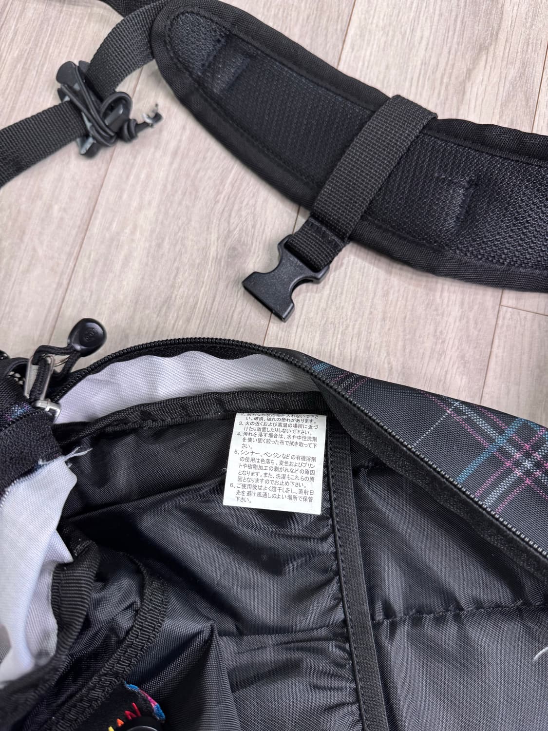 콜맨 타탄체크 백팩 블랙 상품이미지6