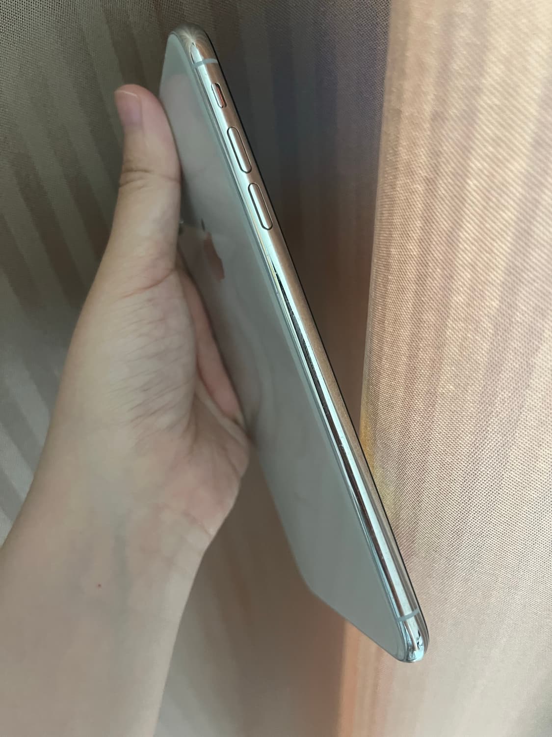 아이폰 xs max 64GB 상품이미지4