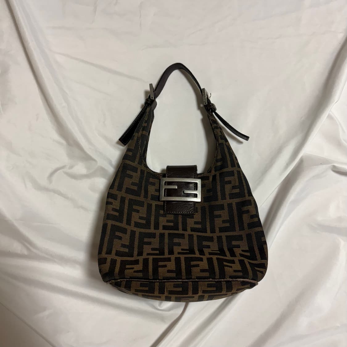 [OS] 펜디 주카 호보백 상품이미지1