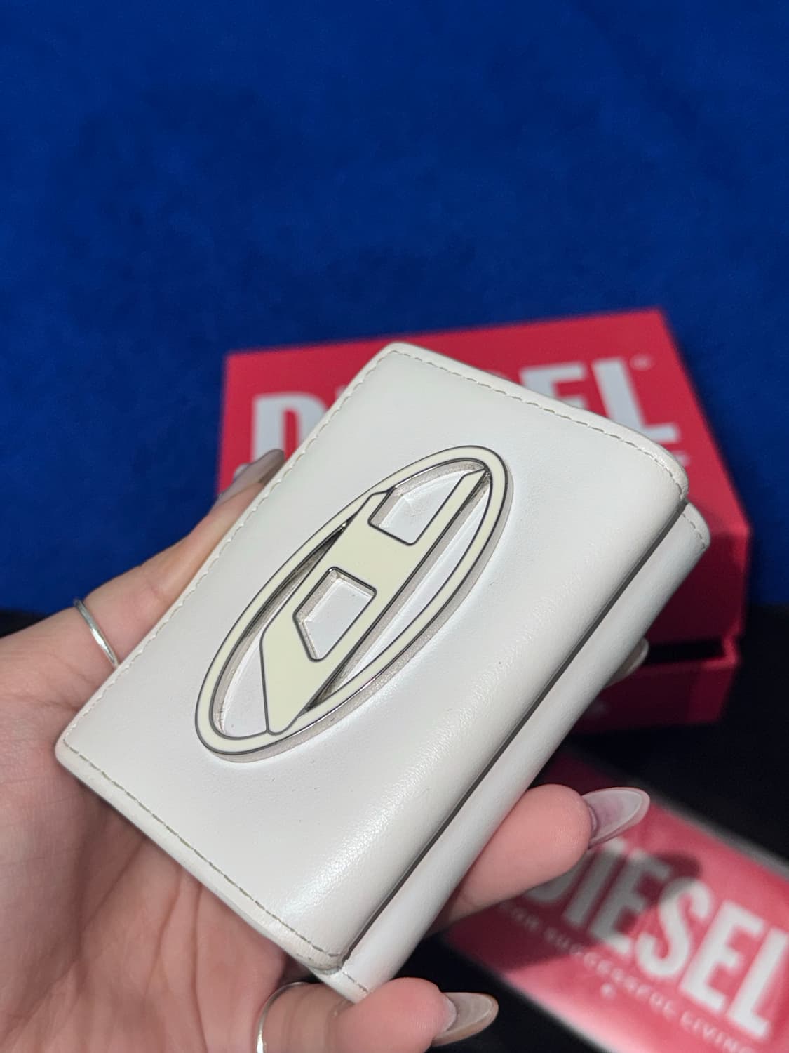 디젤 1DR 트라이폴드 반지갑 화이트 상품이미지2