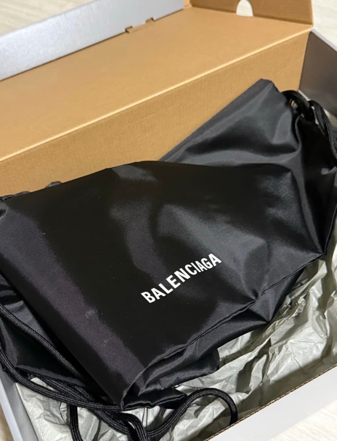 발렌시아가 디펜더 38 블랙 상품이미지8