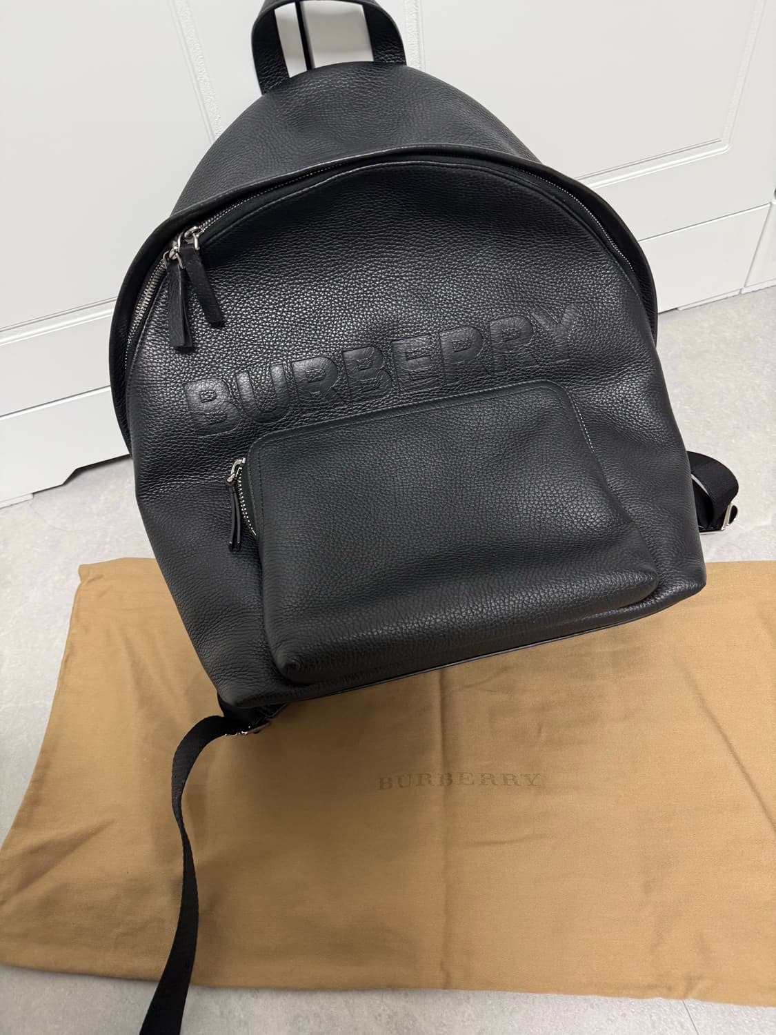 버버리 아비데일 로고 레더 백팩 상품이미지1