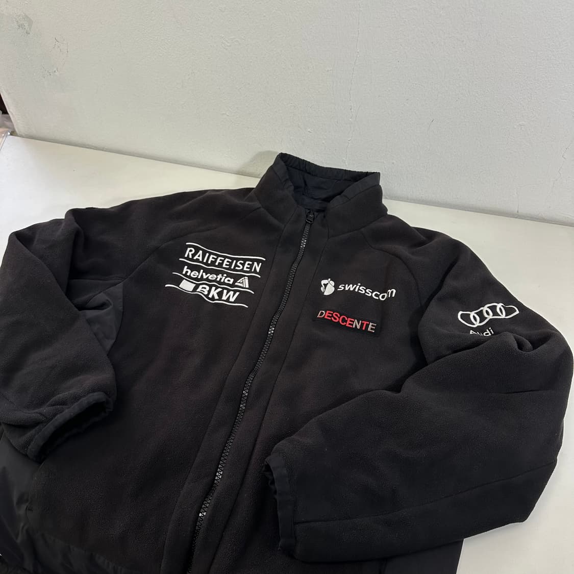 XL 105 데상트 블랙 가벼운누빔 스키플리스집업  상품이미지2