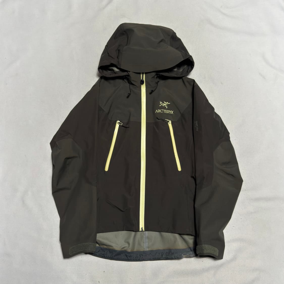 XS 아크테릭스 여성용 AR 고어텍스 바람막이 상품이미지2