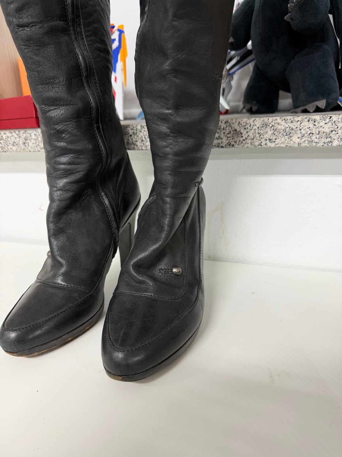 정품) 펜디 여성 블랙 가죽 롱 부츠 37.5(245) 상품이미지3