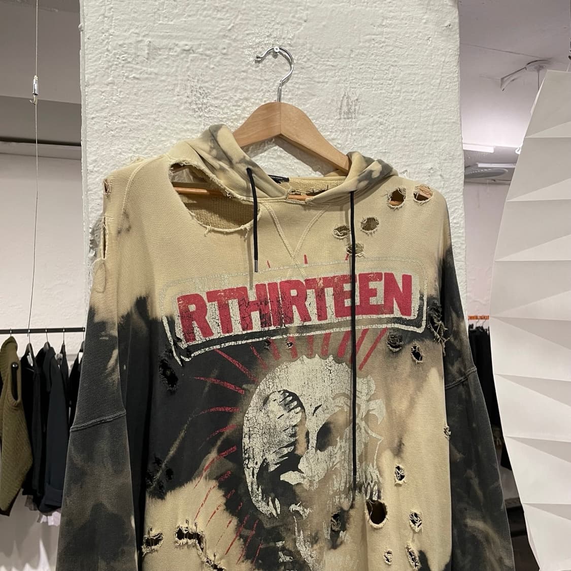 알썰틴(R13) 디스트레스드 오버사이즈 후드티셔츠 상품이미지2