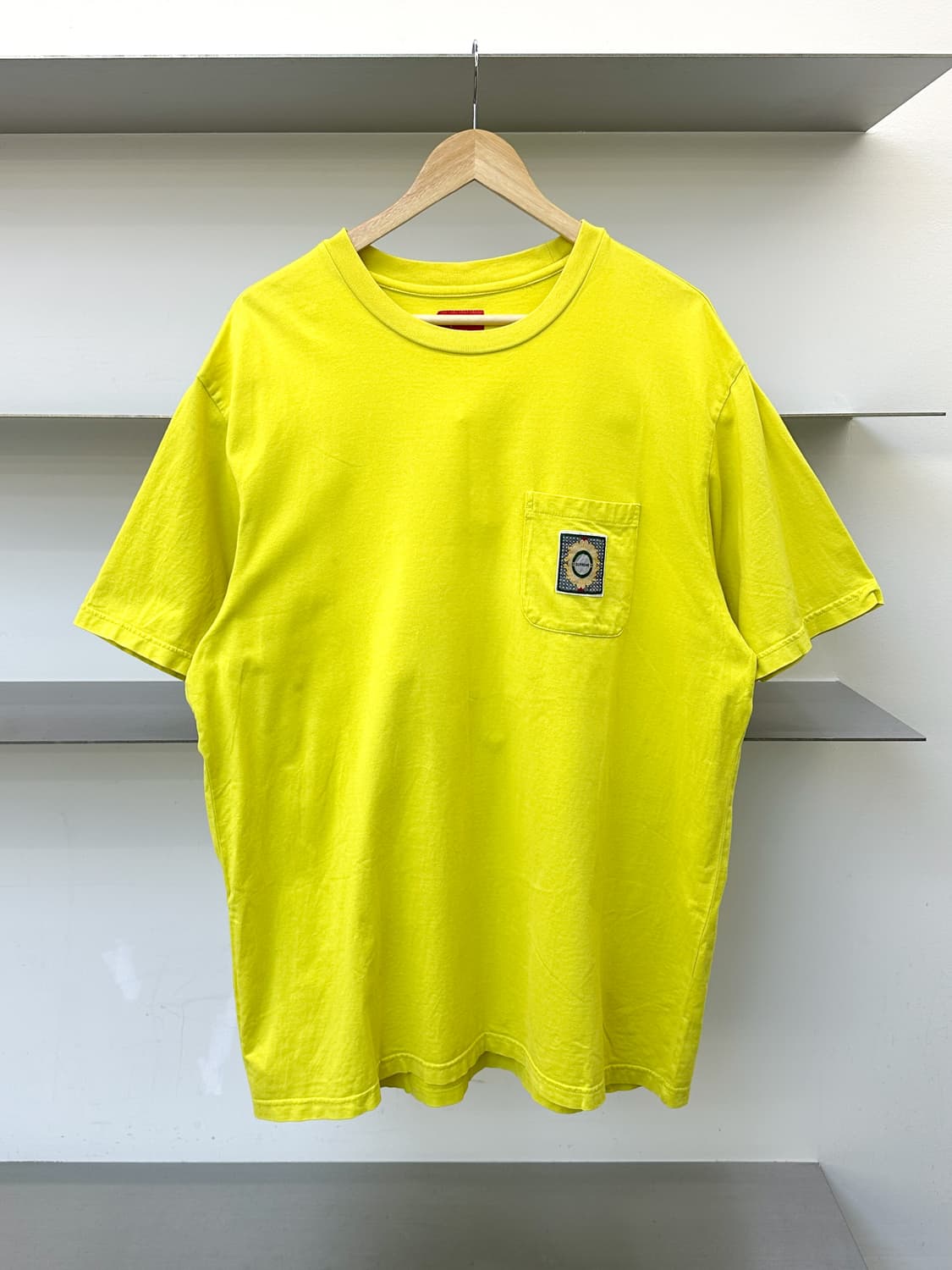 슈프림 19FW 크레스트 라벨 포켓 티셔츠 상품이미지1