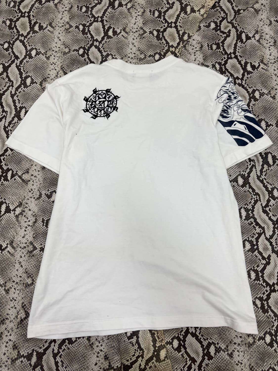 “Vintage” Oriental Print White Tee 상품이미지6