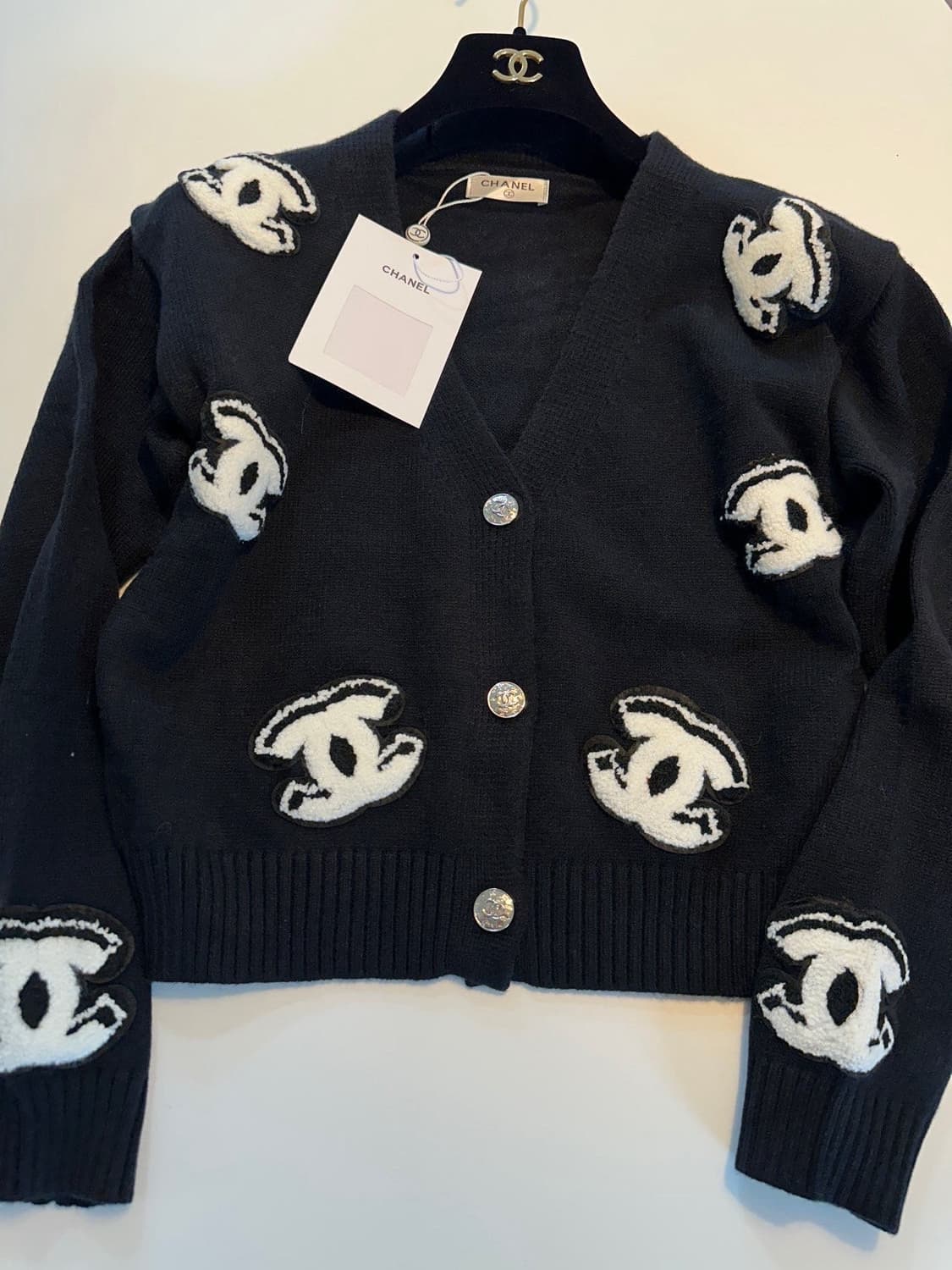 (새상품)샤넬로고가디건 상품이미지7