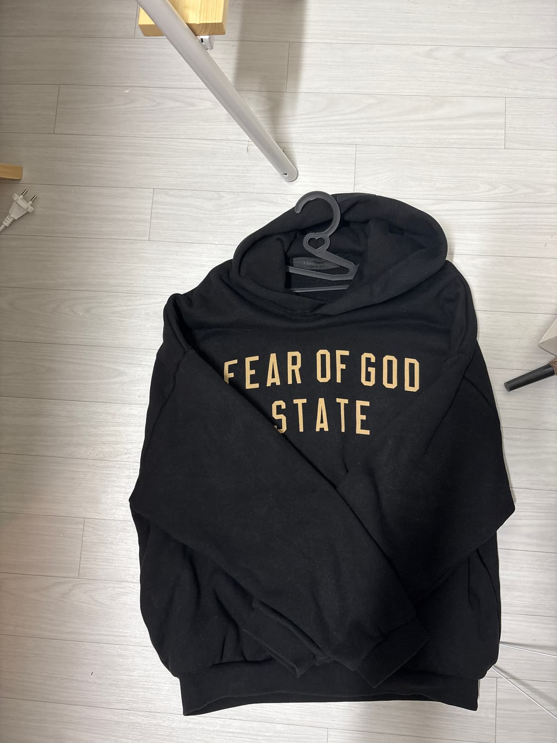 에센셜 후드티 상품이미지1